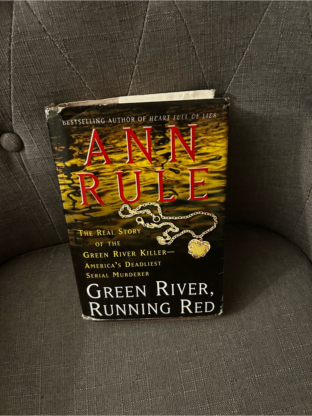 Ann Rule novel Green River, Running Red - Black & Gold Cover